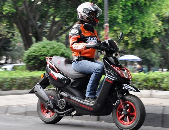 Para su beneficio, juntos podemos financiar su nueva motocicleta. En lugar de solicitar un
					préstamo por un monto específico, solicite un crédito para motocicleta de la marca de su preferencia. La factura quedará a su nombre una vez que salde
					su préstamo